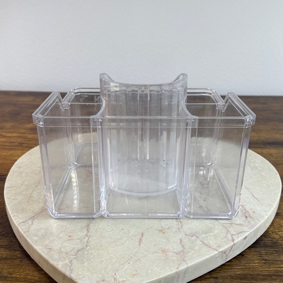 Clear Acrylic Organizer - Picture 5 of 7
